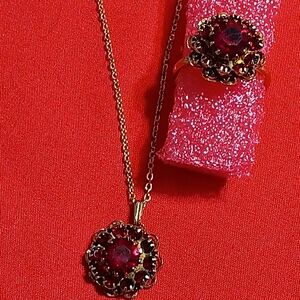 Vintage Sarah Coventry red Stone necklace set.